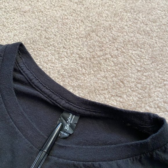 Of Mice & Men L Never Giving Up MMXV 2015 Graphic Band Tee T-Shirt Metalcore - Picture 11 of 11